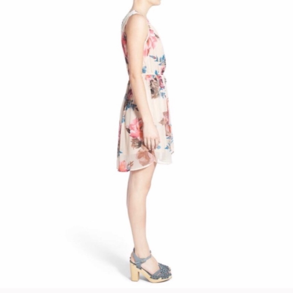 NWT BAND OF GYPSIES PINK FLORAL FAUX-WRAP MINI DRESS - Picture 8 of 8